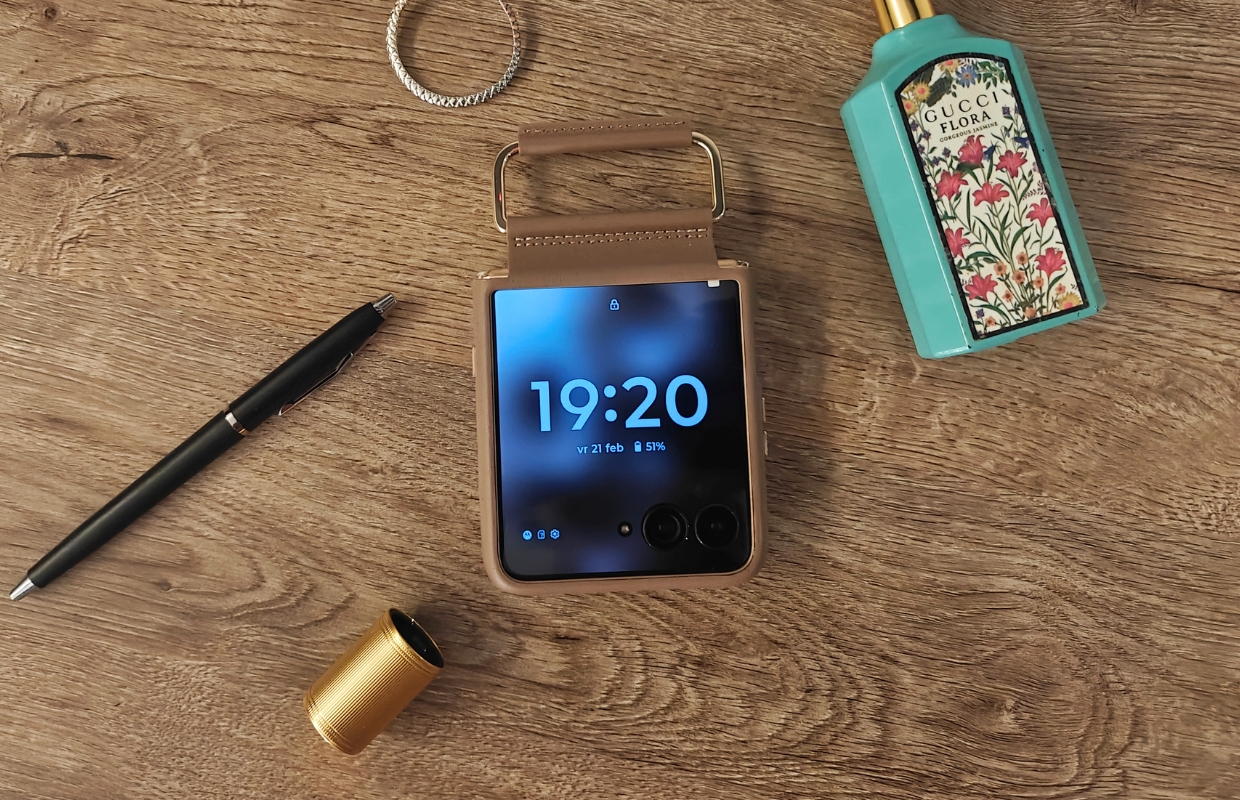 Motorola Razr 60 Ultra review: opvallende fliptelefoon houdt hongerig