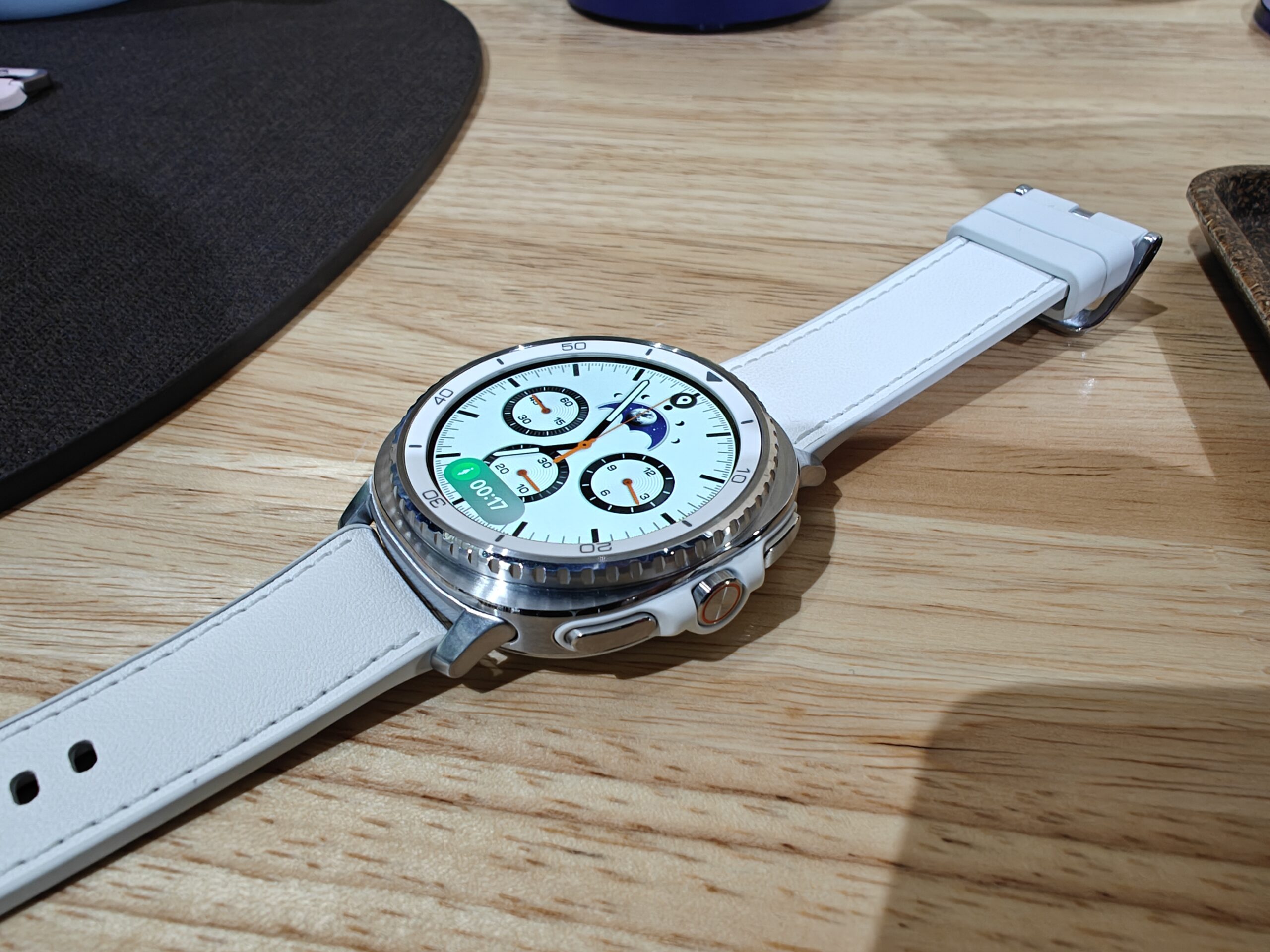 De ring om de Samsung Galaxy Watch 6 Classic kan iets bijzonders