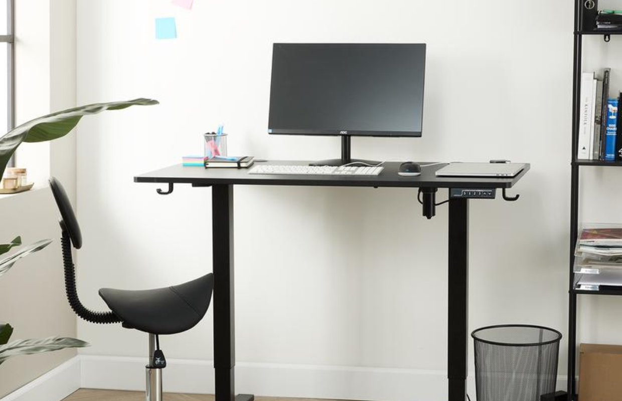 Zo scoor je een Action zit-sta bureau voor minder dan 100 euro