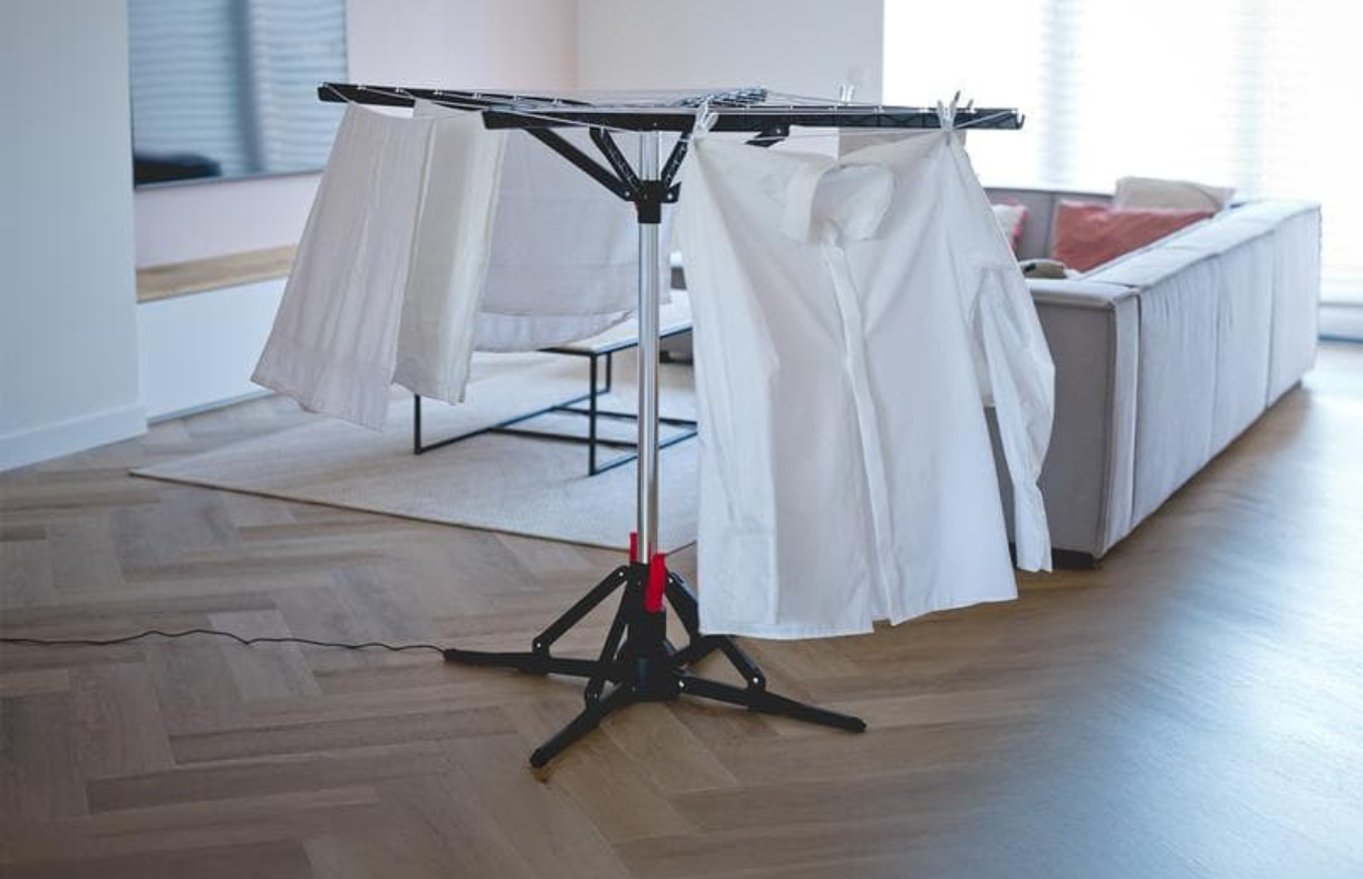 Dit elektrische Action droogrek maakt de was doen makkelijker