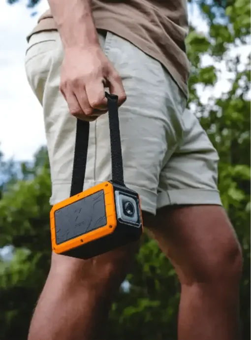 rugged-zaklamp-powerbank-100w-40000-mah-xtorm