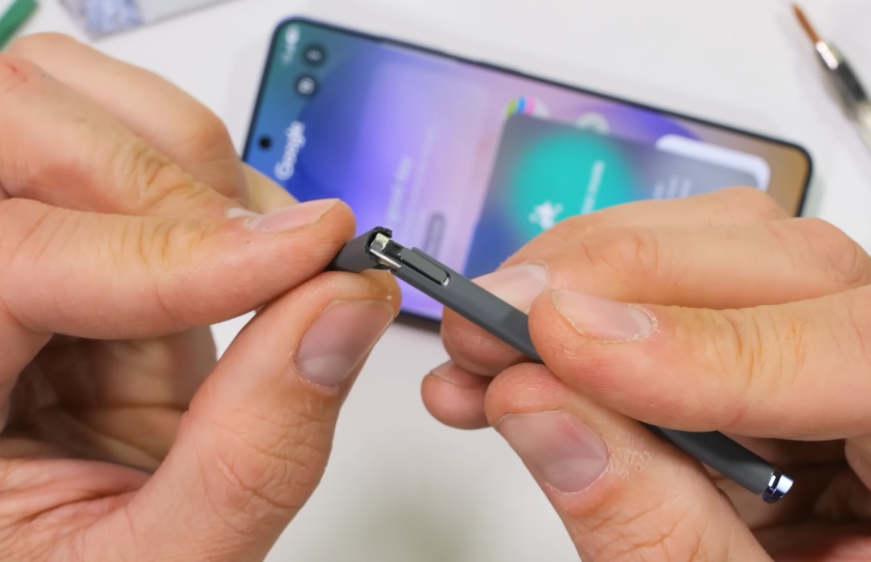 YouTuber probeert de Galaxy S26 Ultra kapot te krijgen: breekt de S Pen