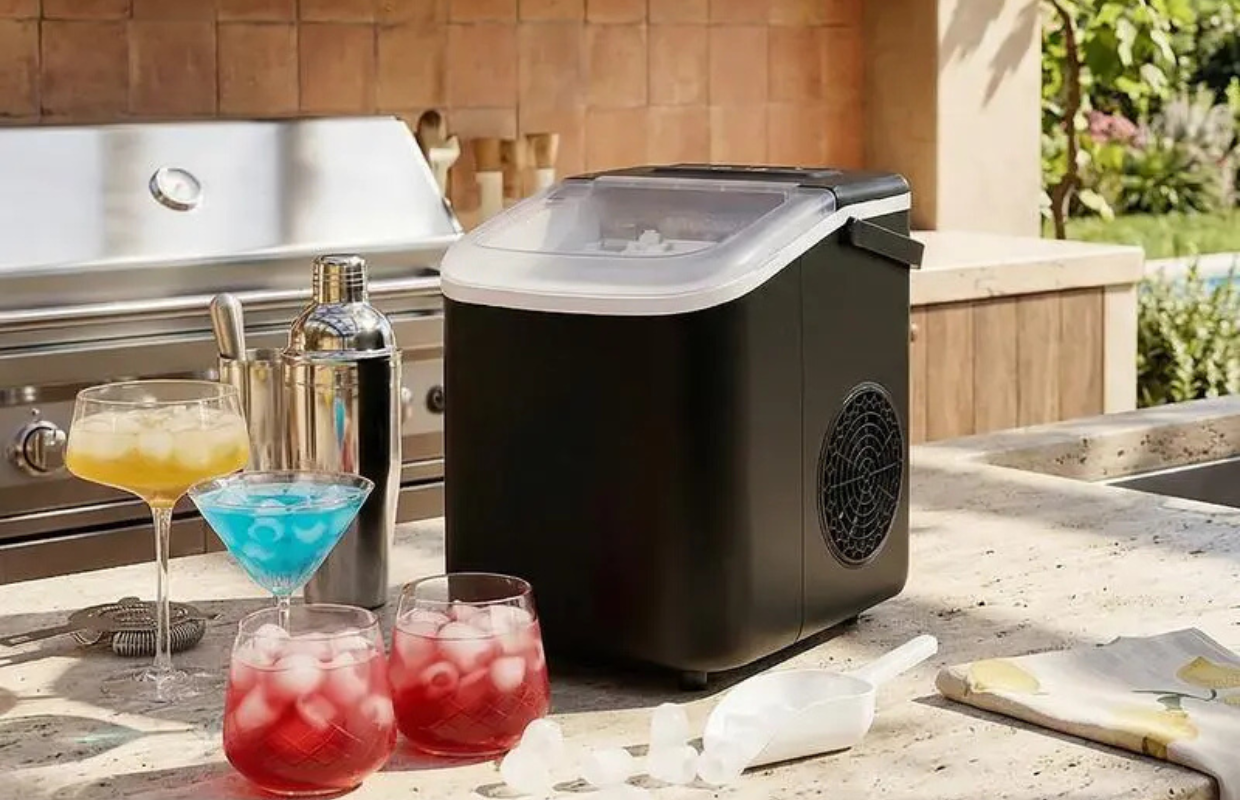 Altijd heerlijke koude drankjes door deze Action ijsblokjesmachine