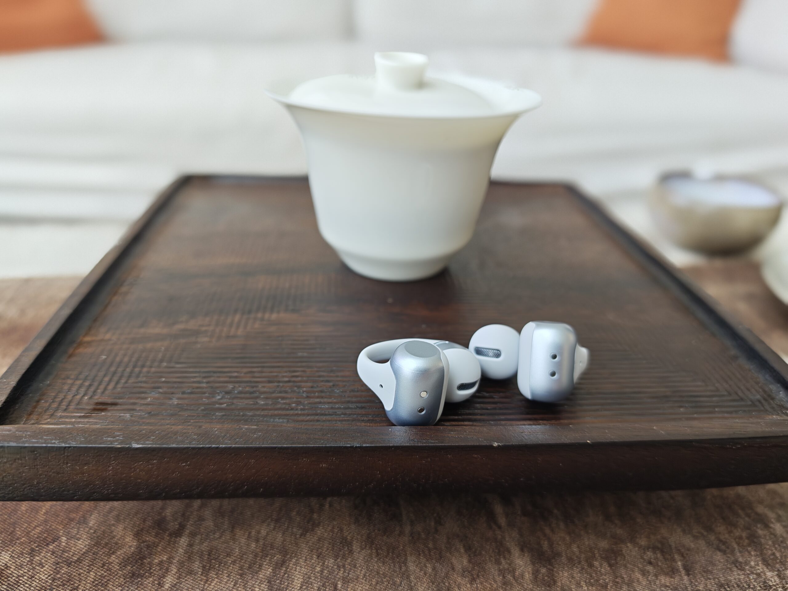Deze nieuwe Shokz-oordopjes laten je muziek luisteren en je omgeving horen