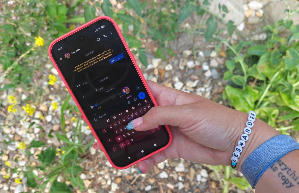 5 tips om je telefoon met één hand te bedienen
