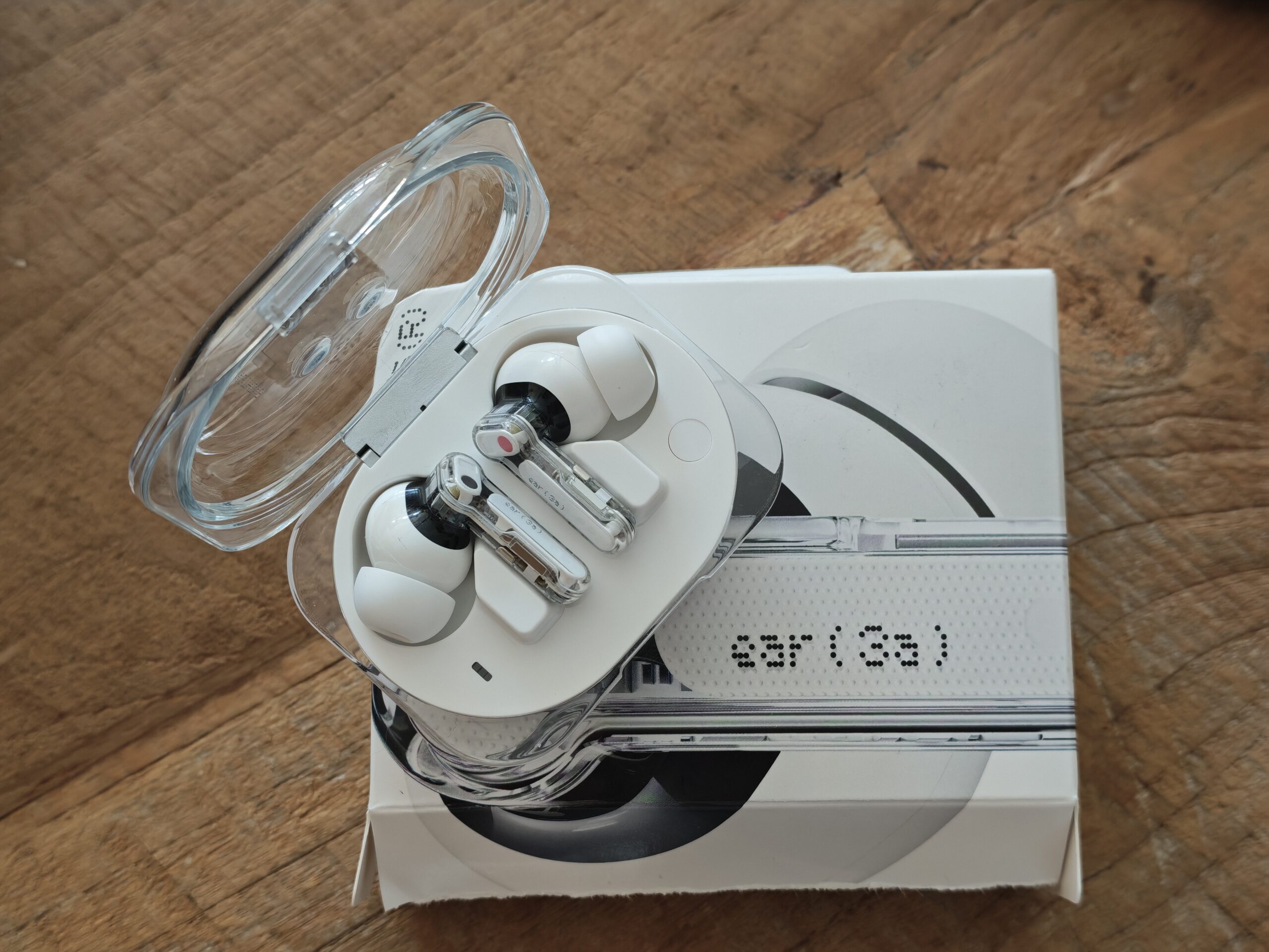 Nothing Ear (3a) officieel aangekondigd met opvallend design, AI-opnames en 42 uur batterij