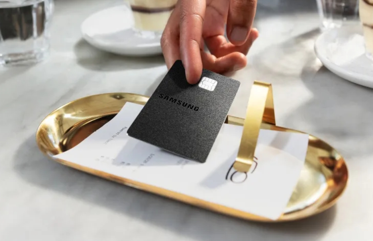Banken bieden simkaarten en Samsung komt nu met een creditcard